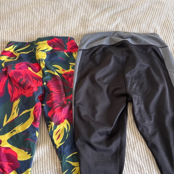 Pair of Two Burton Snowboards Leggings - Picture 3 of 5
